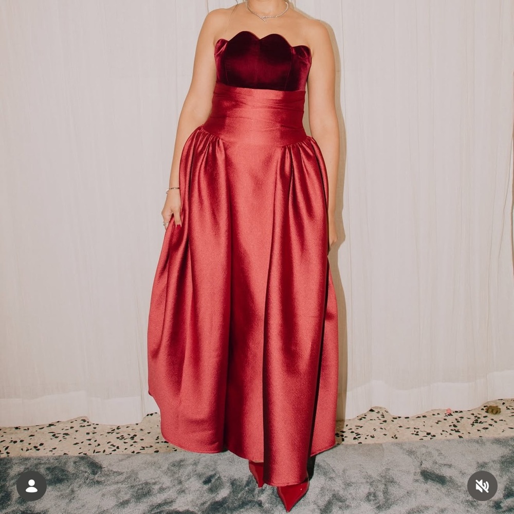 Strapless Red Maxi Dress with Scalloped Bodice - Picture 4 of 9